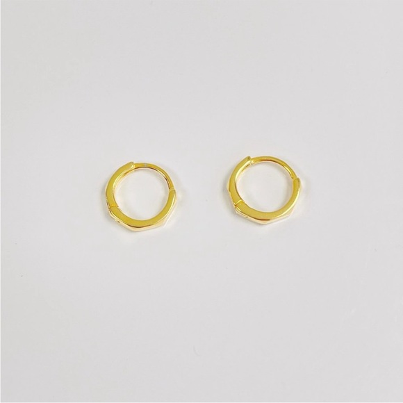 Geometry 18K Gold Layered Silver Huggie Hoop Earrings S925 - Picture 5 of 9